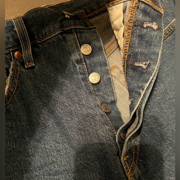 Levis Button Fly short denim shorts - Picture 3 of 4